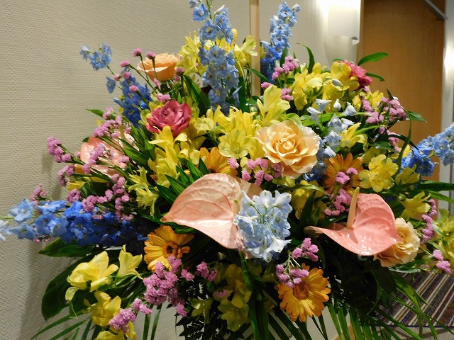 結婚相談所埼玉　NNR創立５０周年記念パーティー　お祝いの花